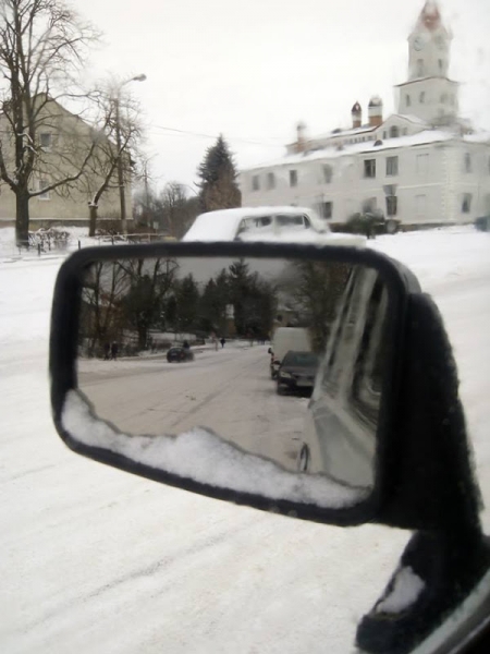 Фото до матеріалу: У Буську центральні вулиці перетворилися на ковзанку через відсутність прибирання