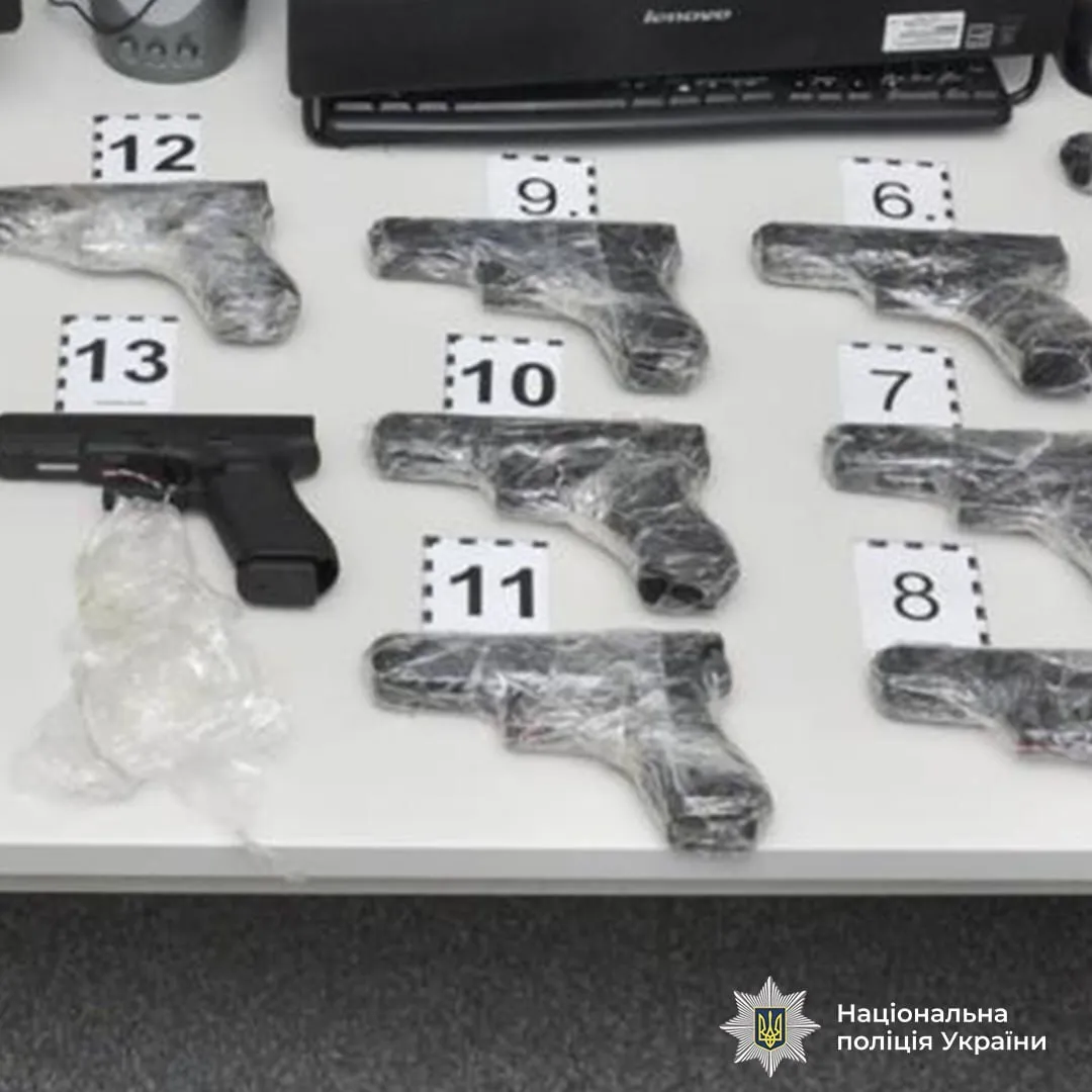 Фото до матеріалу: Спецоперація "Чорна гільза": поліцейські ліквідували канал постачання зброї для одіозних політиків і пропагандистів РФ