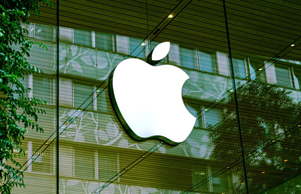 Фото до матеріалу: Apple б'є рекорди: виручка за квартал сягнула 111,2 млрд доларів завдяки iPhone 17