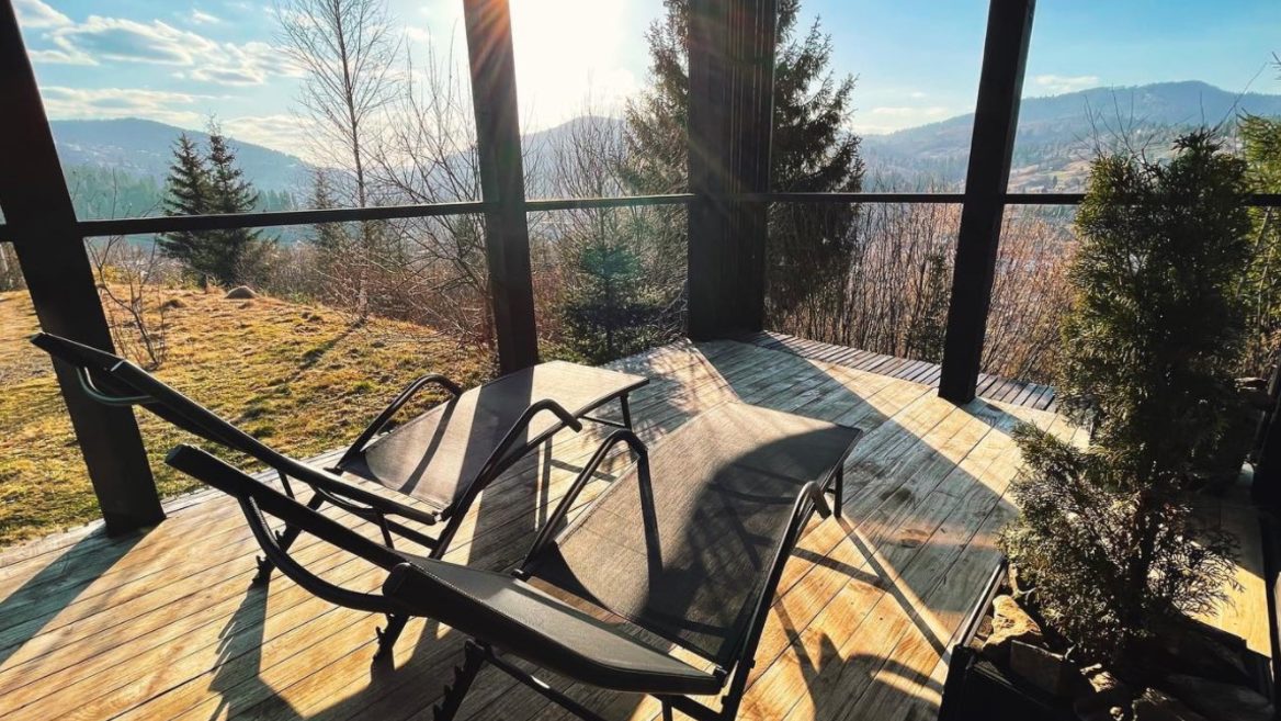 Фото до матеріалу: Airbnb: ШІ генерує 60% нового коду, але чат-боти ще не готові до бронювань