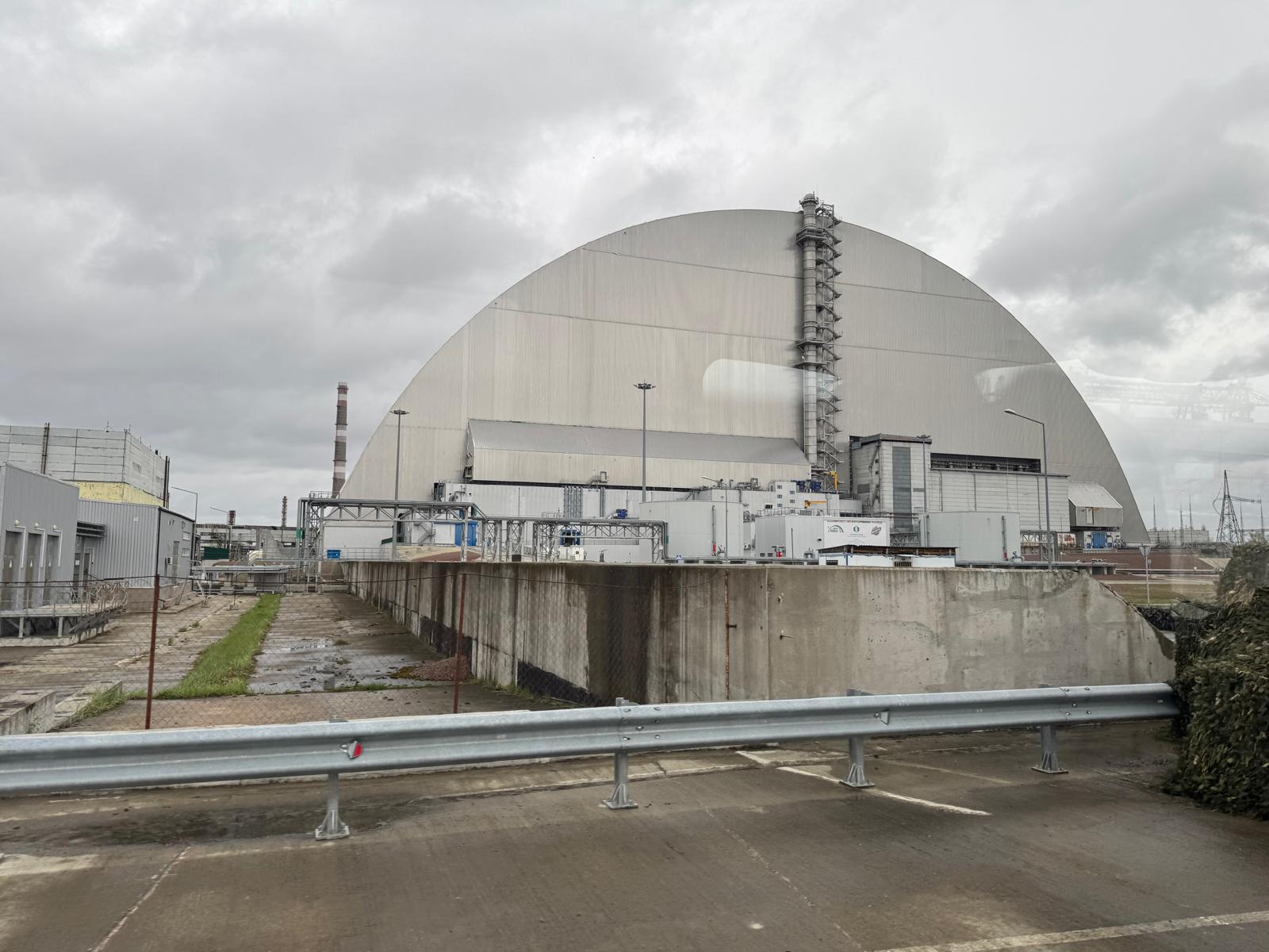 Фото до матеріалу: Візит Домбровскіса до Чорнобиля та 90 млрд євро для України від ЄС