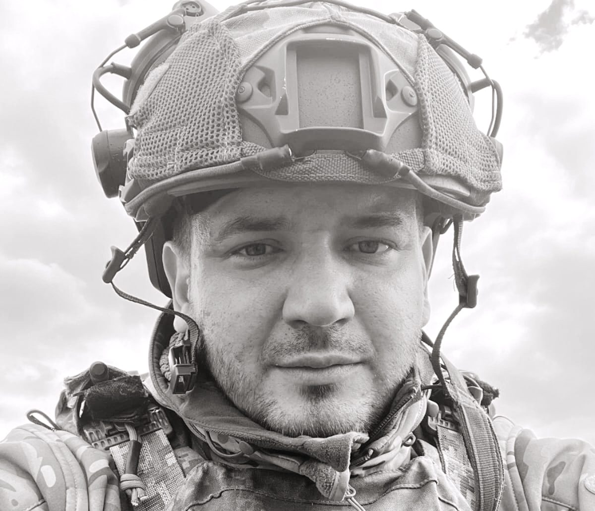 Фото до матеріалу: У Черкасах прощалися із солдатом, який загинув в бою в Запорізькій області