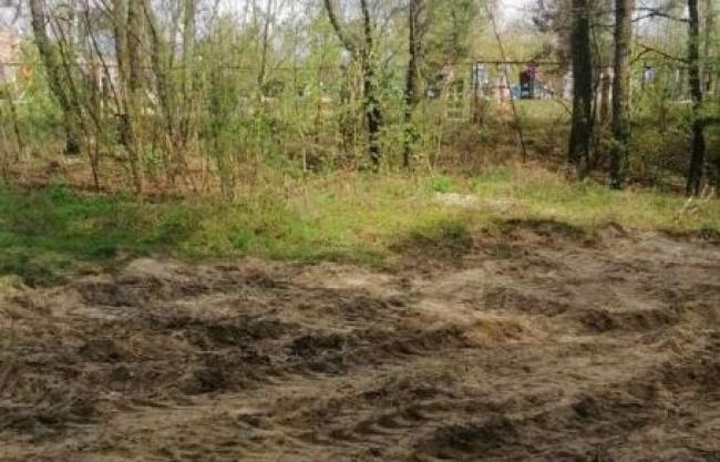 Фото до матеріалу: У Сарненському районі рятувальники врятували чоловіка з 15-метрового кар'єру