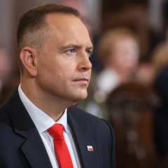 Фото до матеріалу: Зеленський у Вірменії: мир, €90 млрд допомоги та енергетика