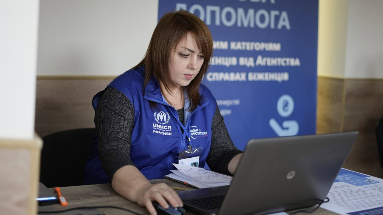 Фото до матеріалу: Безкоштовні онлайн-заняття для переселенців та одиноких матерів стартують у 12 областях України