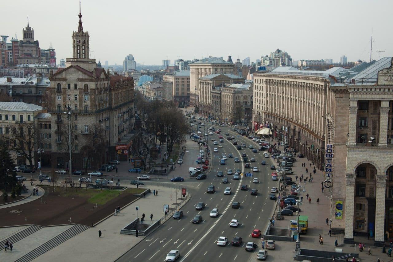 Фото до матеріалу: У Києві понад 100 цивільних опанували тактичну медицину: навчання провели біля місця трагедії