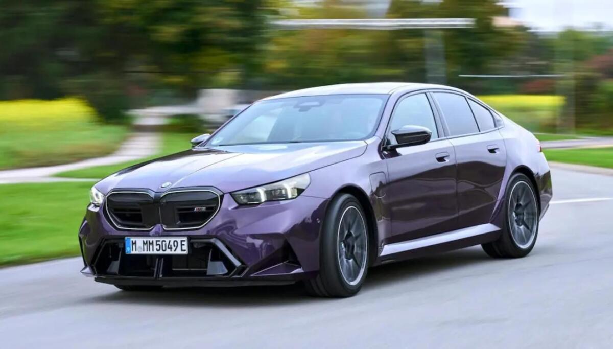 Фото до матеріалу: Новий BMW M5 розкритикували: що не так із легендою