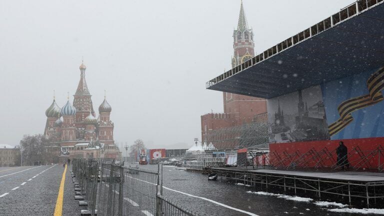 Фото до матеріалу: Парад у Москві без техніки: Зеленський назвав це ознакою слабкості РФ