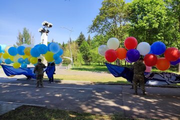 Фото до матеріалу: У Франції затримали помічника керівника незаконної тюрми з Донеччини, який катував в'язнів