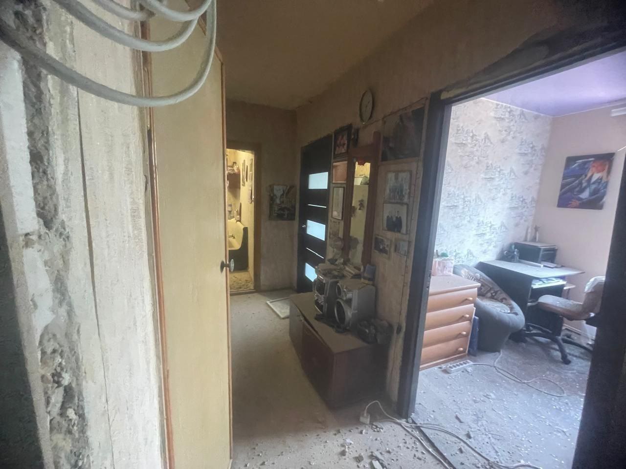 Фото до матеріалу: Близько 15 атак за день: на Нікопольщині пошкоджено житло та об'єкти інфраструктури