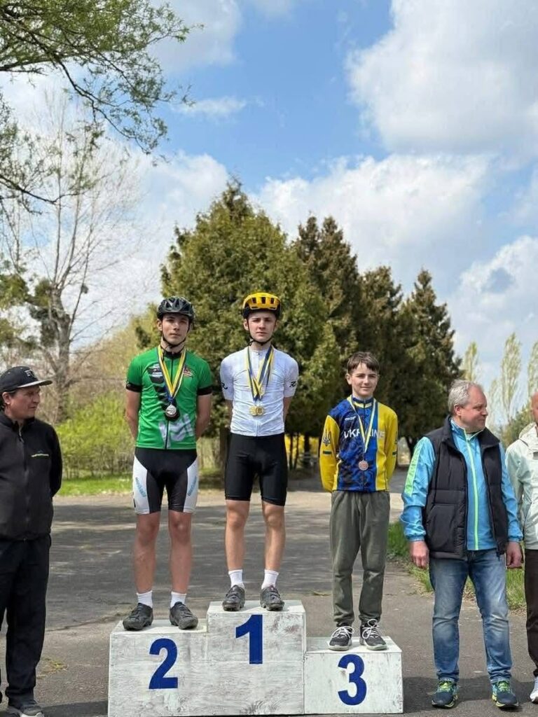 Фото до матеріалу: Черкаські велогонщики здобули золото та бронзу чемпіонатів України