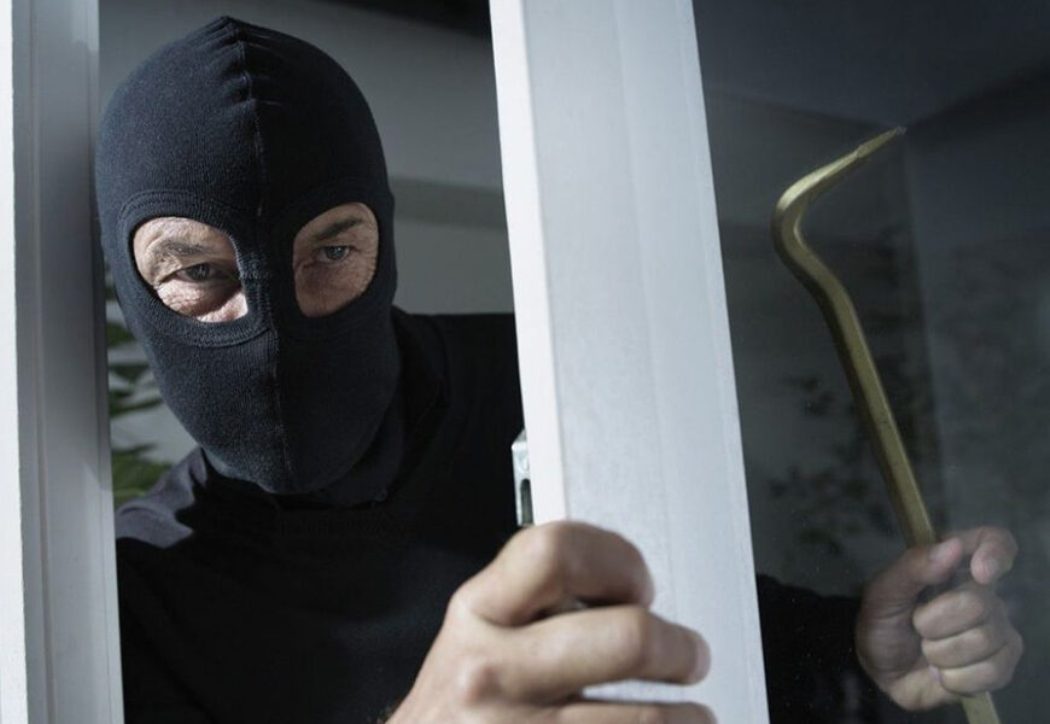 Фото до матеріалу: Жителя Шевченкова засудили за крадіжку 120 тисяч із магазину та керування авто без прав