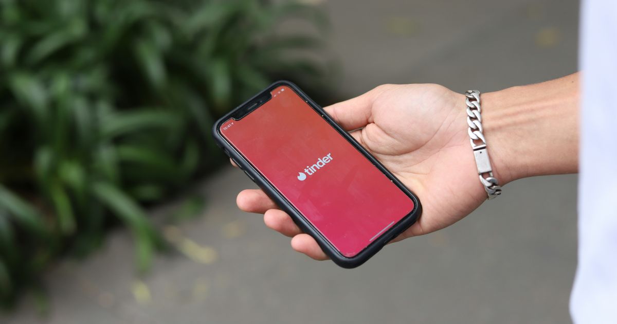 Фото до матеріалу: Tinder впроваджує верифікацію через сканування ока: нові правила безпеки для українських користувачів