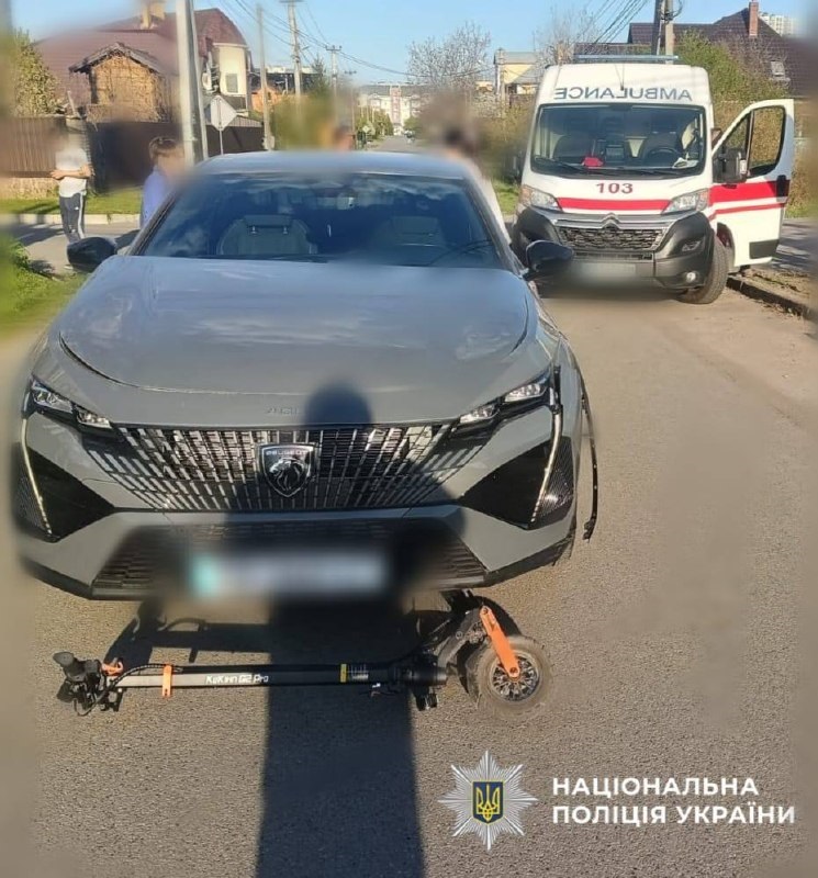 Фото до матеріалу: У Гатному сталася смертельна ДТП: водій збив двох дітей на самокаті
