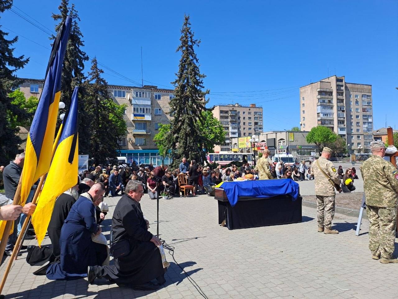 Фото до матеріалу: У Ковелі попрощалися із захисником Володимиром Карпуком