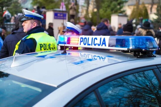 Фото до матеріалу: У Польщі затримали чоловіка, який переслідував дівчину та її матір за допомогою ШІ
