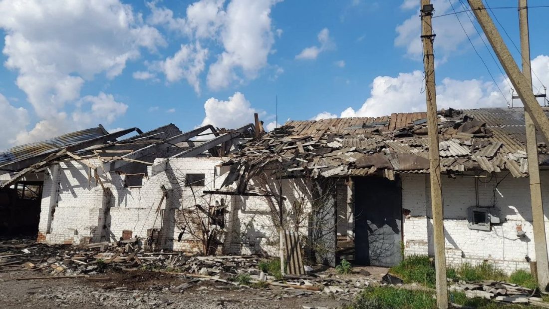 Фото до матеріалу: Російські БпЛА атакували Сумщину: поранений підліток, пошкоджені будинки та авто