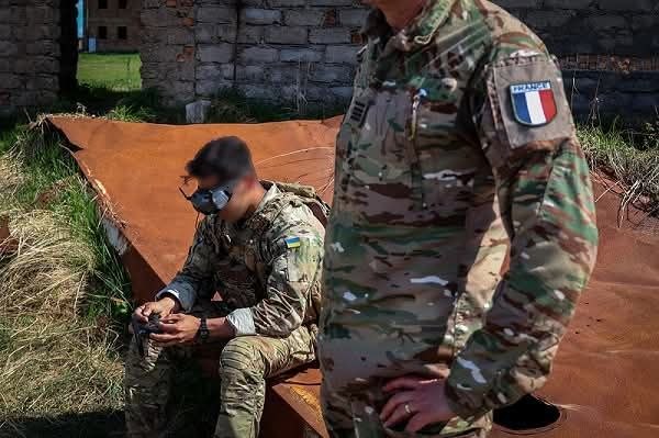 Фото до матеріалу: Військовослужбовці ЗСУ проходять інтенсивну підготовку в рамках місії ЄС EUMAM Ukraine