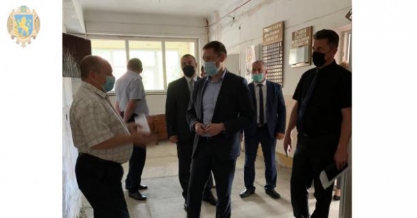 Фото до матеріалу: Реконструкція амбулаторії у селі Стрілки завершиться до кінця року
