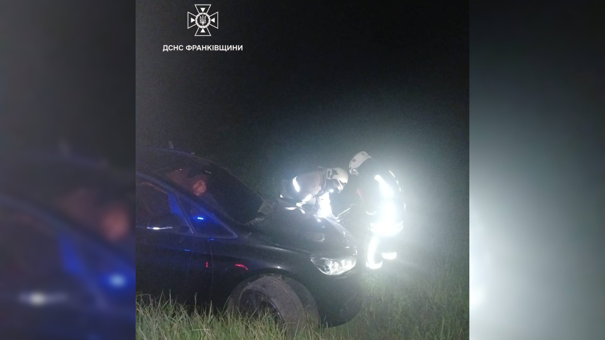 Фото до матеріалу: У нічній ДТП у Калуші травмувалися двоє людей
