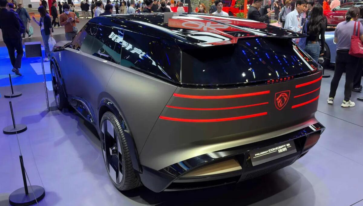 Фото до матеріалу: Peugeot показала два нові концепти для Китаю – Авто