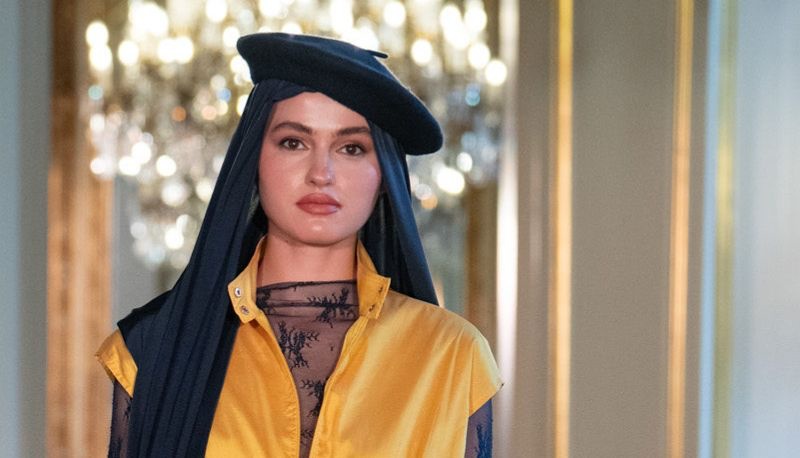 Фото до матеріалу: Хіджаб і берет: мусульманські дизайнери представили нові колекції на показі в Парижі