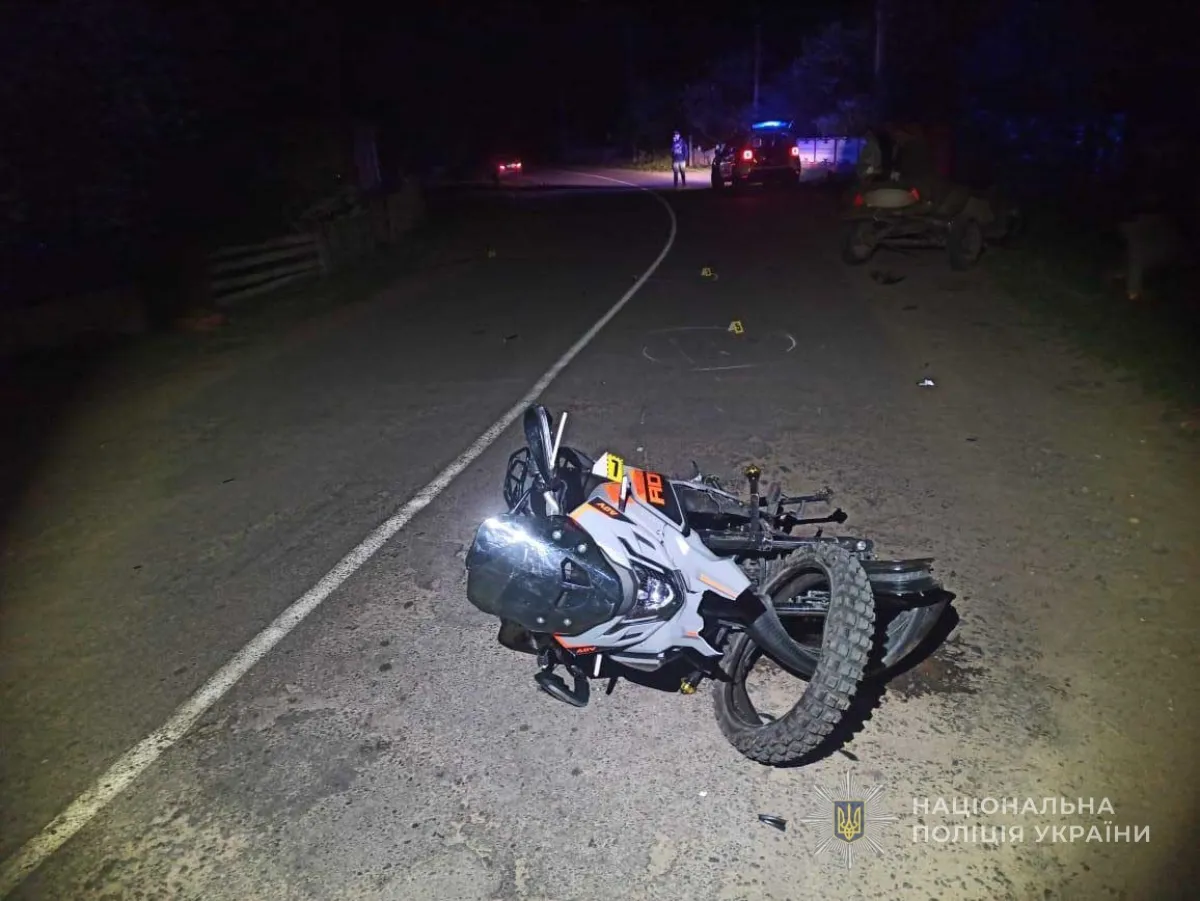 Фото до матеріалу: У Поворську мотоцикл врізався у ВАЗ з напівпричепом