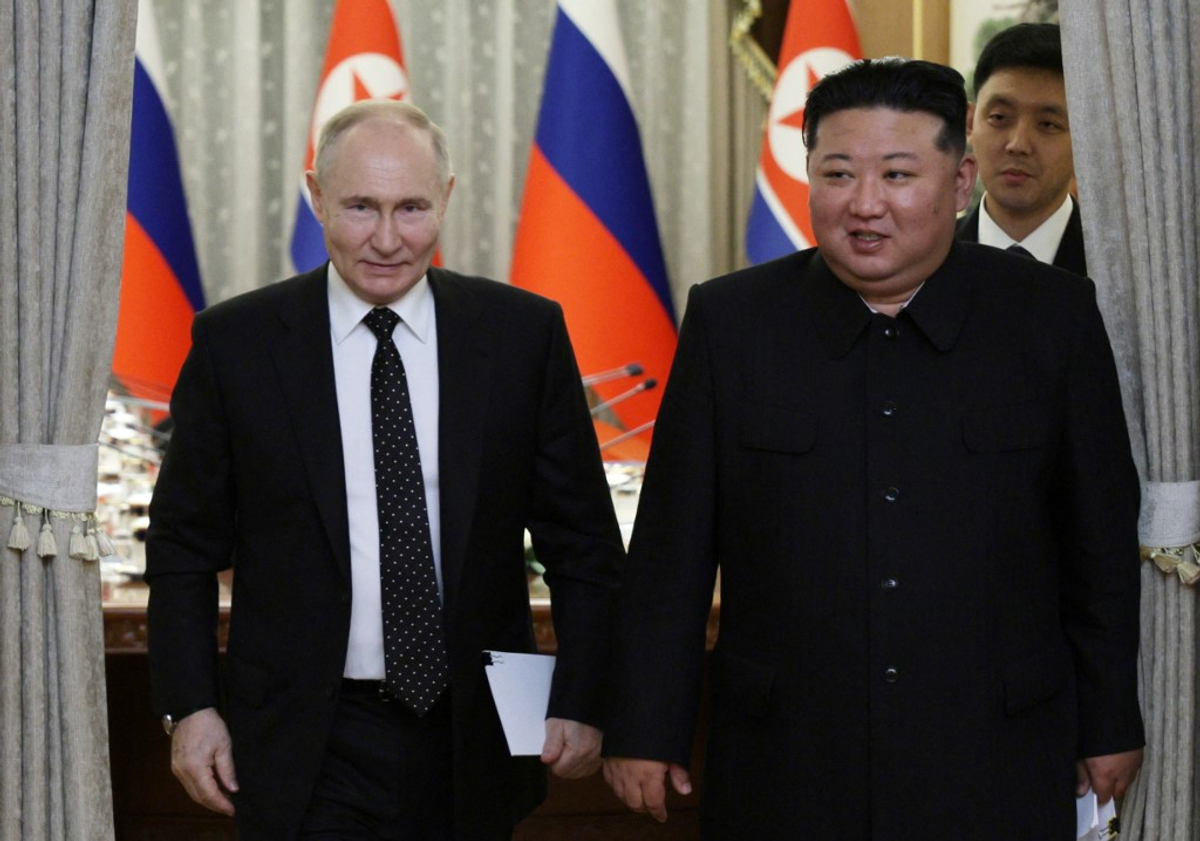 Фото до матеріалу: North Korea Made Billions Arming Russia for the Ukraine War, Report Says