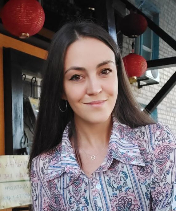 Фото до матеріалу: FPV-дрон на оптоволокні вдарив по авто в Руській Лозовій: двоє постраждалих