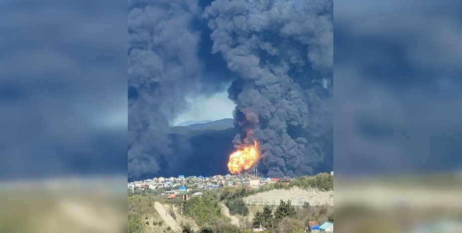 Фото до матеріалу: У Туапсе горять резервуари місцевого НПЗ: вогняний гриб над новим резервуаром, — OSINT (відео)