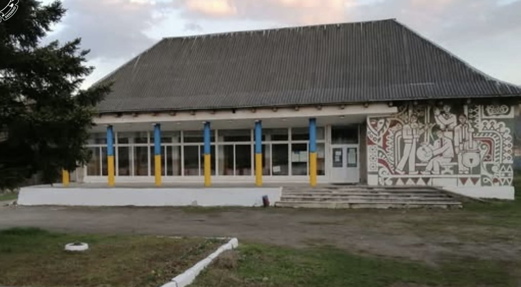 Фото до матеріалу: Прокуратура подала позов до сільради через неоновформлений будинок культури в Нивочині