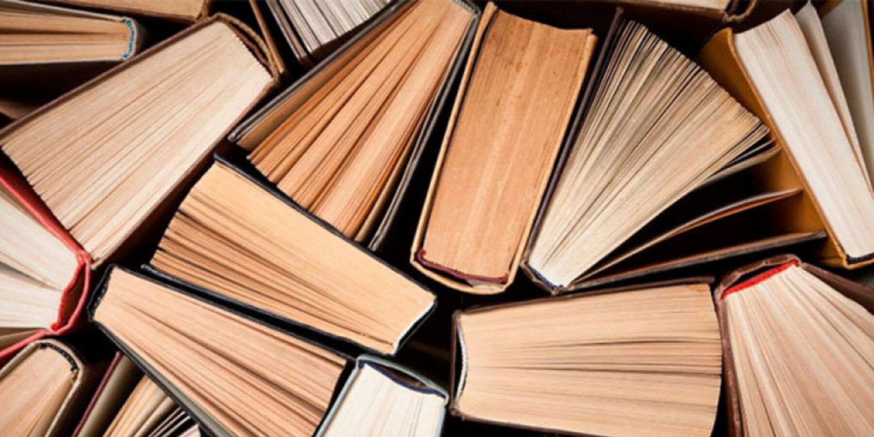 Фото до матеріалу: Кількість російськомовних книжок в Україні зменшилася на 68% за рік