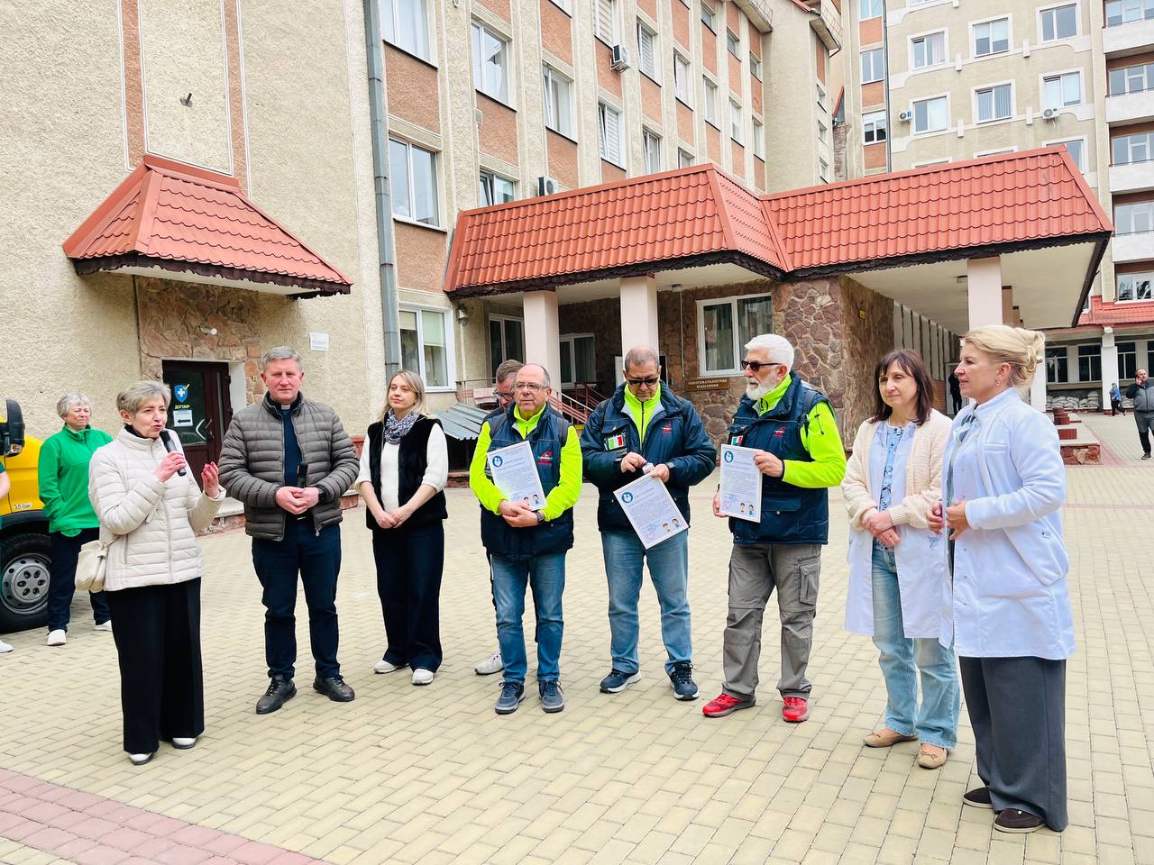 Фото до матеріалу: У Івано-Франківську діти лікарні зібрали «піцу надії» за підтримки італійських партнерів