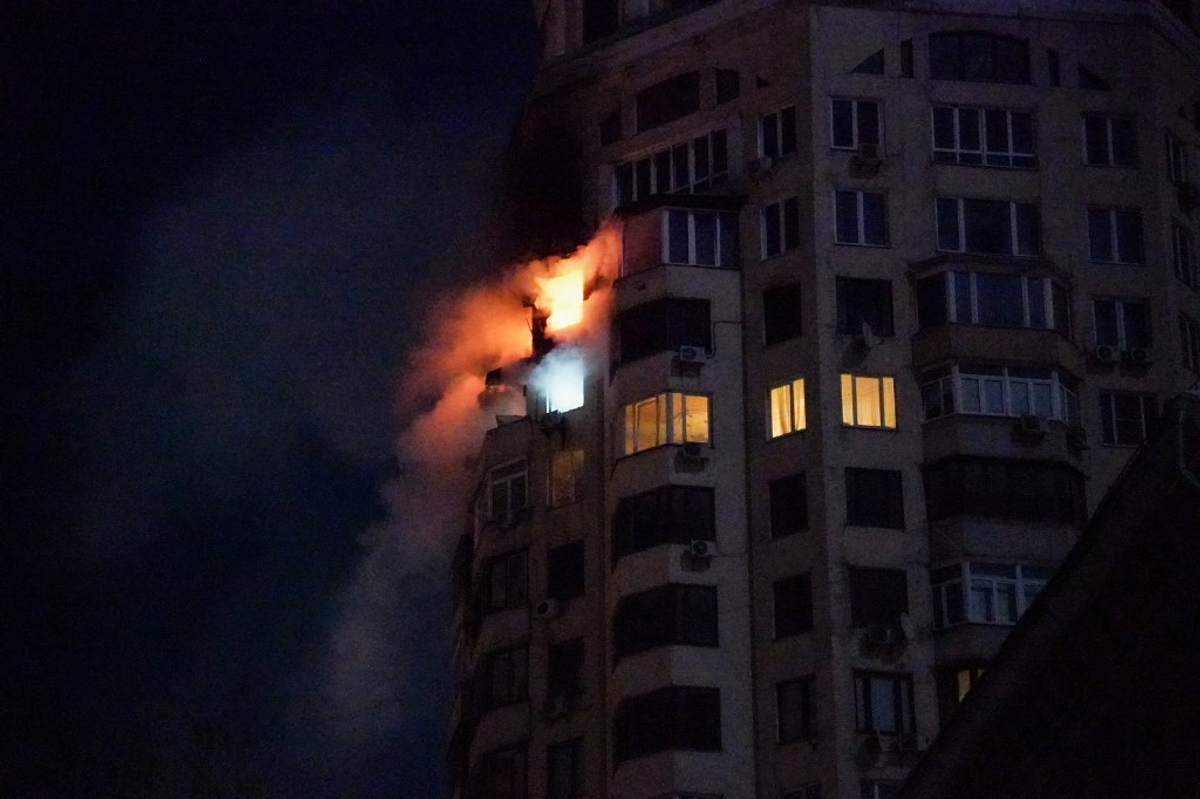 Фото до матеріалу: Україна оголосила повітряну тривогу: Росія атакує Київ ракетами та дронами