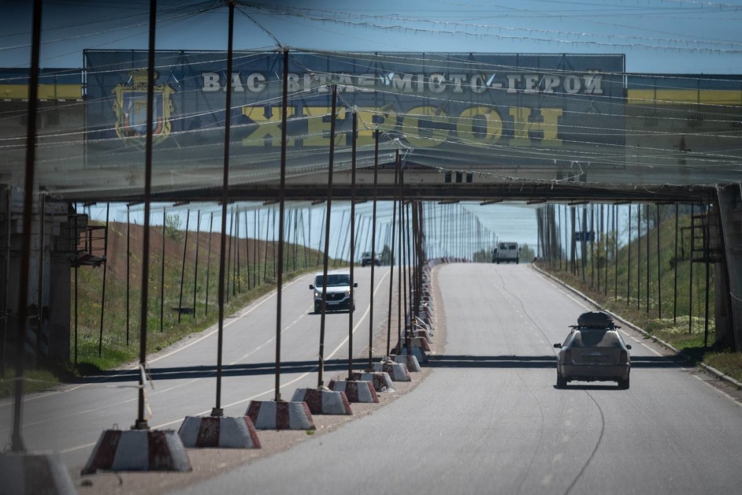Фото до матеріалу: Уряд виділив 96 мільйонів гривень на антидронові укріплення в Херсоні