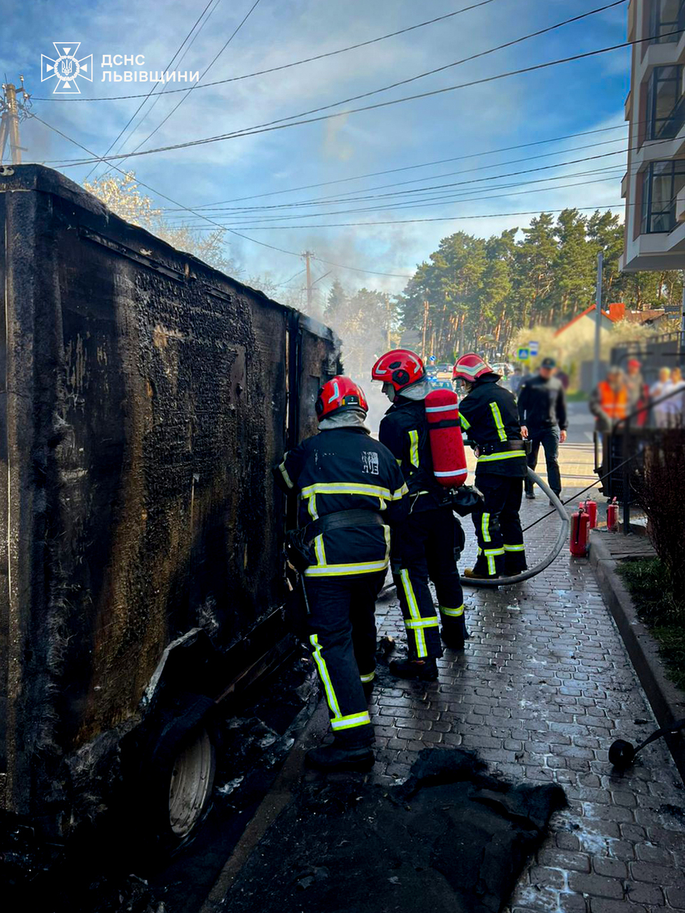 Фото до матеріалу: Біля Львова згоріло інкасаторське авто: з'явилися нові фото