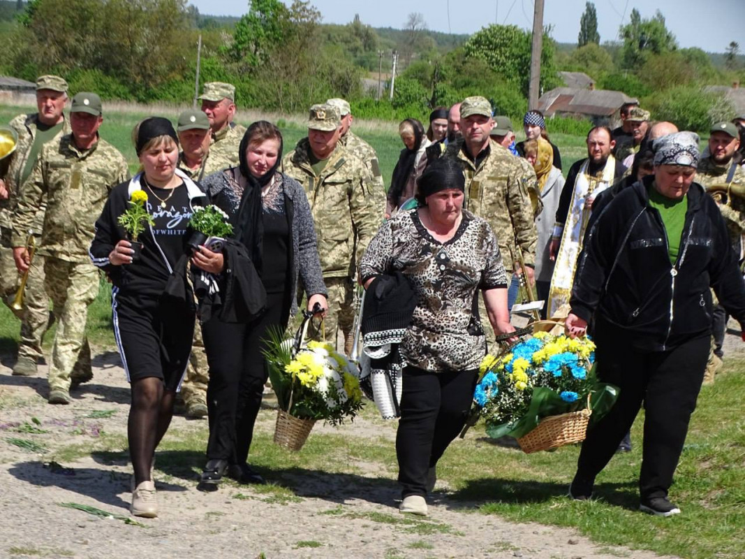 Фото до матеріалу: Василь Криницький: Турійщина попрощалася із захисником, який понад рік вважали зниклим