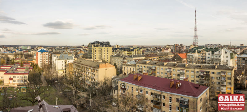 Фото до матеріалу: Найкращий озеленений дворик у Франківську отримає 500 тисяч гривень від міста