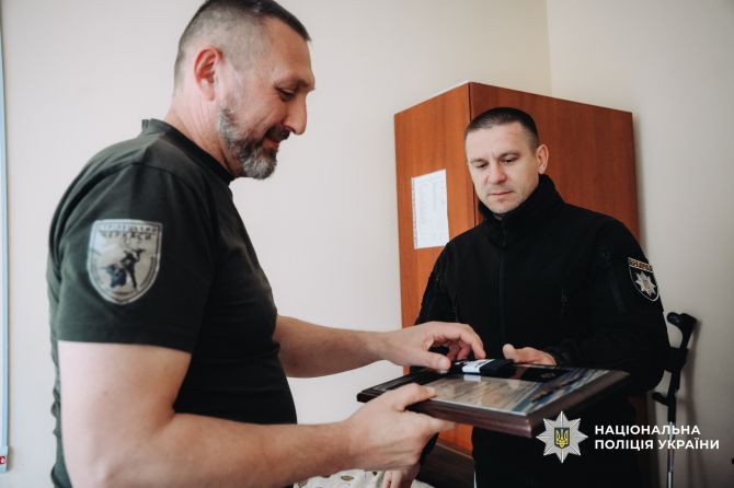 Фото до матеріалу: Майорські погони отримав черкаський поліцейський, який втратив ногу на війні