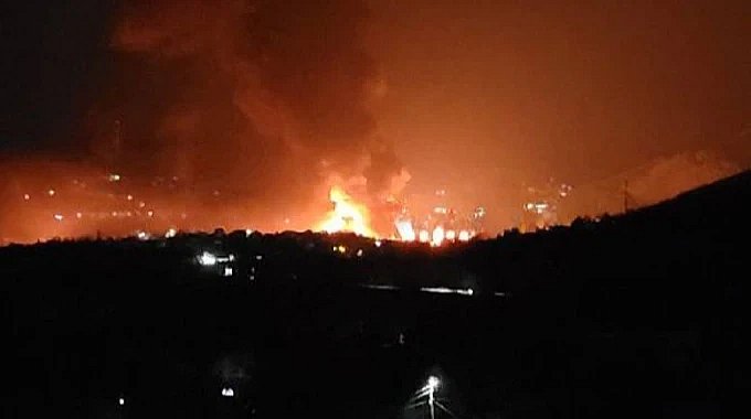 Фото до матеріалу: Нові атаки дронів на Краснодарський край: пожежі на НПЗ та в порту Туапсе