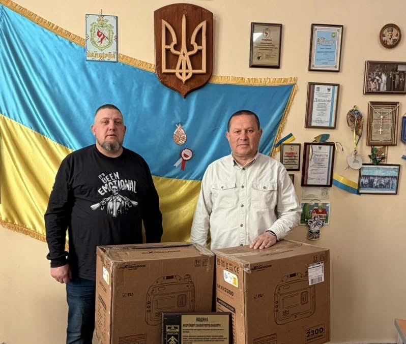 Фото до матеріалу: Надвірнянська громада постачала ЗСУ зарядні станції для роботи в польових умовах