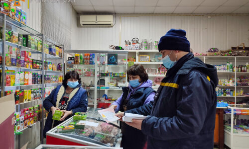 Фото до матеріалу: У Багачевому трьом юнакам, які викрали чоловіка і відвезли на кладовище, суд призначив штрафи