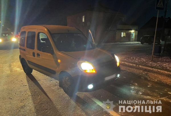 Фото до матеріалу: У Маневичах школярку зіштовхнули на дорозі: водій заарештований