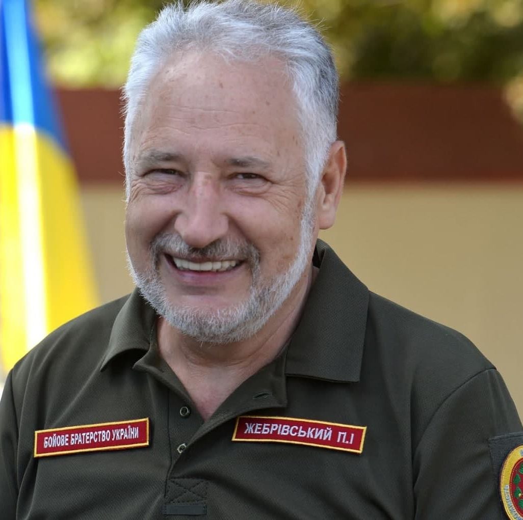 Фото до матеріалу: Поки триває війна: країна на межі чи просто в тумані?