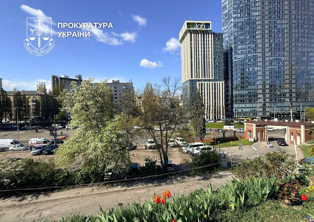Фото до матеріалу: У Києві оскаржують будівництво приватної клініки та паркінгу на території Олександрівської лікарні