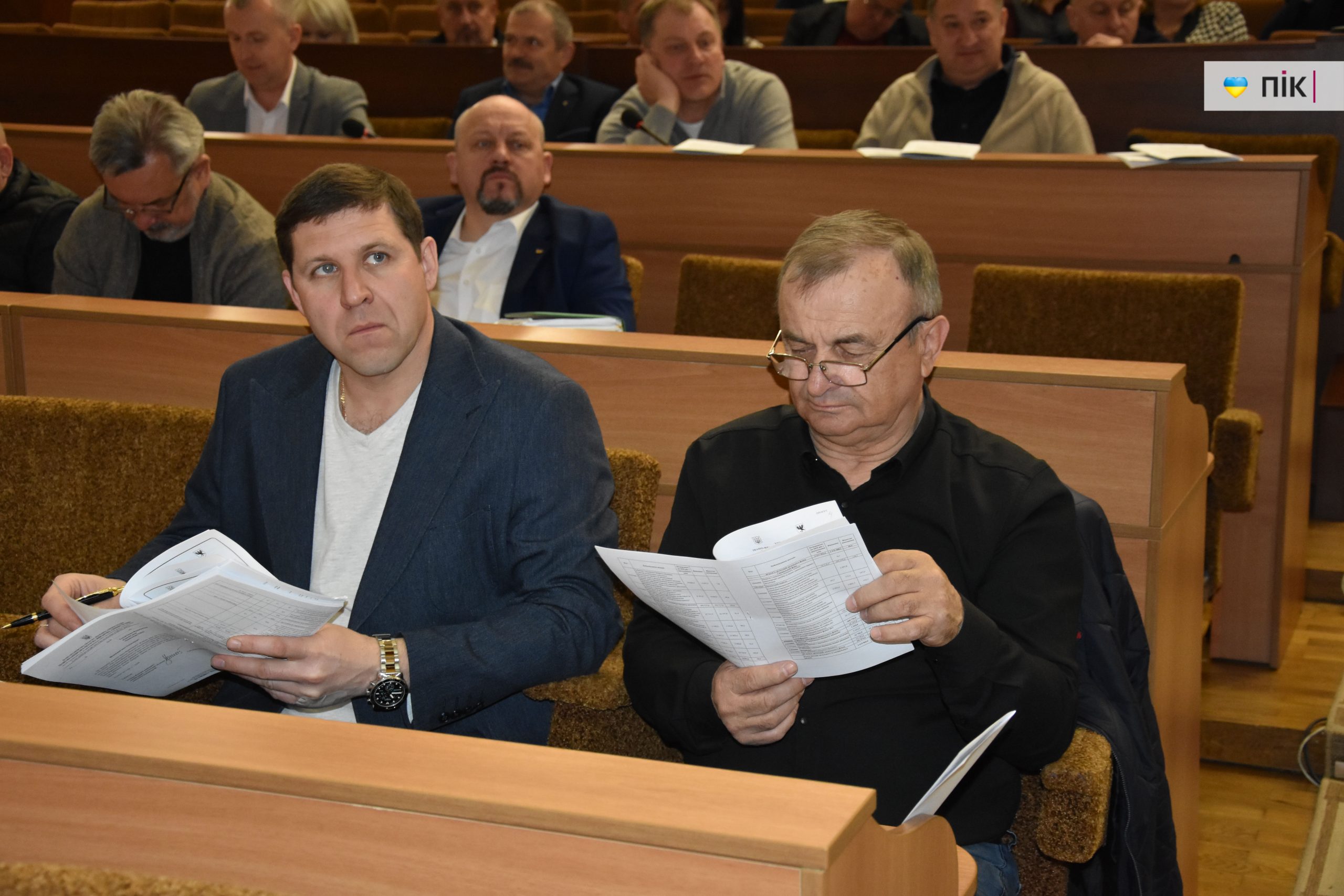Фото до матеріалу: Депутати Івано-Франківської обласної ради розглянули 51 питання: від пенсій до порятунку дітей