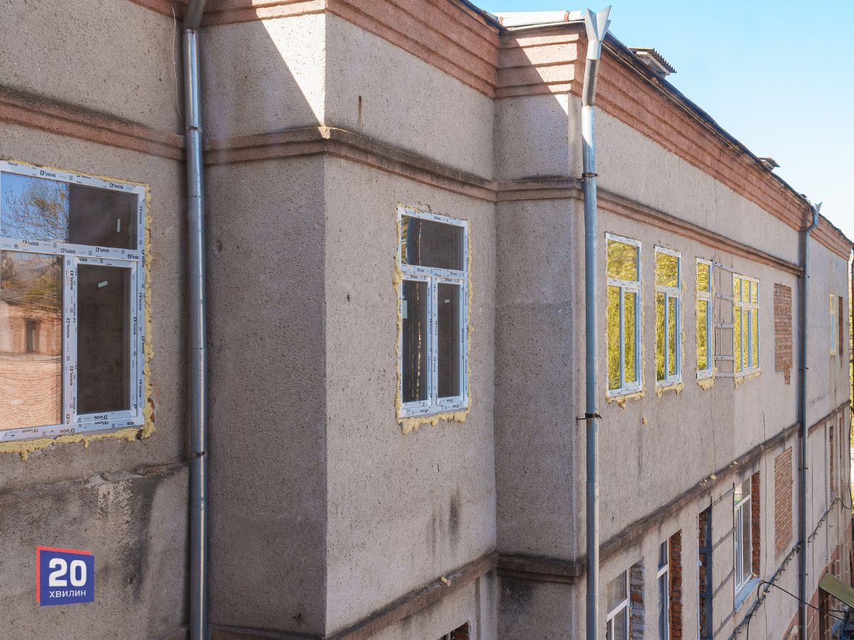 Фото до матеріалу: У Вінниці реконструюють будівлю 1930-х років у сімейний медичний центр з укриттям
