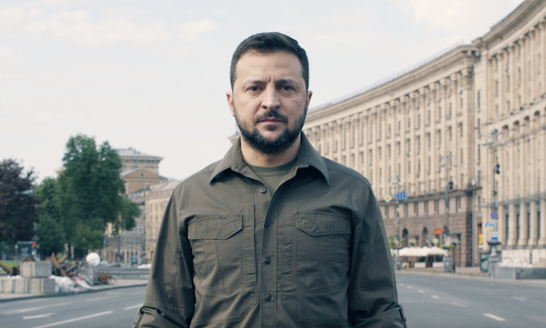 Фото до матеріалу: У Нарві на 9 травня вивісять плакат Путіна в образі Гітлера