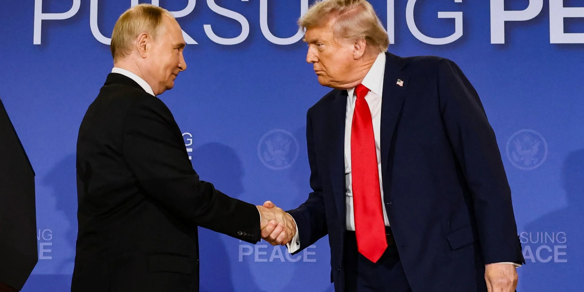 Фото до матеріалу: Кремль прокоментував розмови Трампа та Путіна: останні деталі
