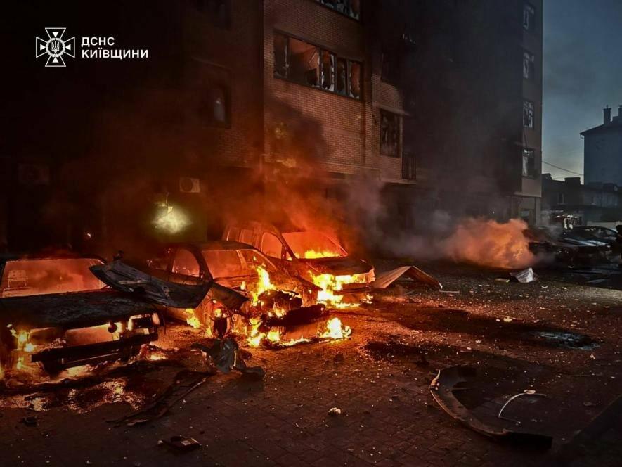 Фото до матеріалу: Атака РФ на Київщину: пожежі, евакуація та стан постраждалих